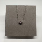 COLLANA IN ORO18KT BIANCO CON PERLA NATURALE